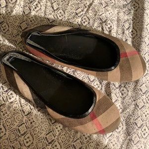 Burberry little girl flats